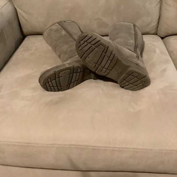 BearPaw Winter mid calf boots - Picture 4 of 5